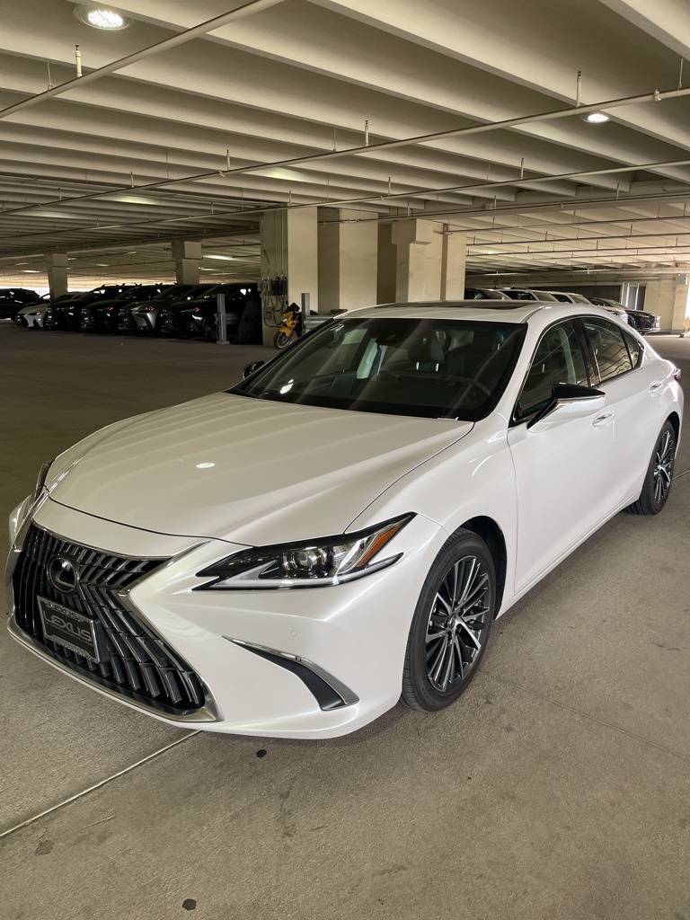 2025 Lexus ES