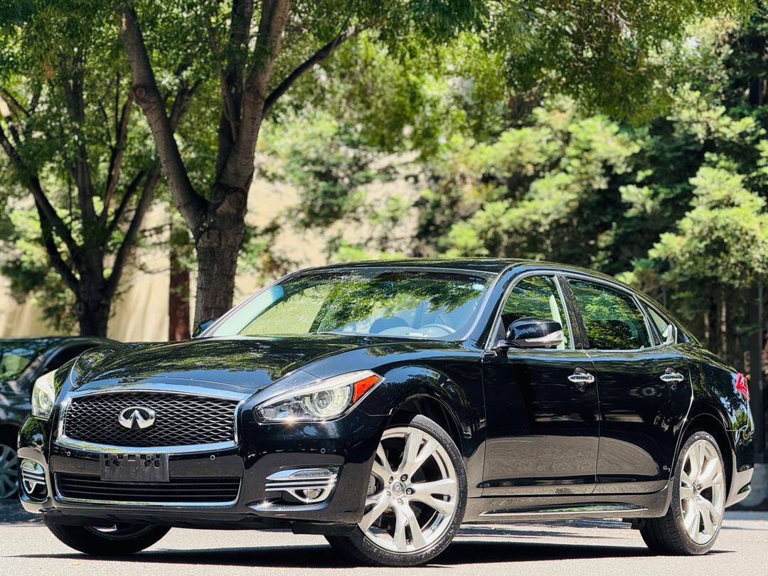 2015 Infiniti Q70L