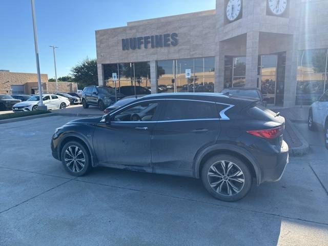 2017 Infiniti QX30