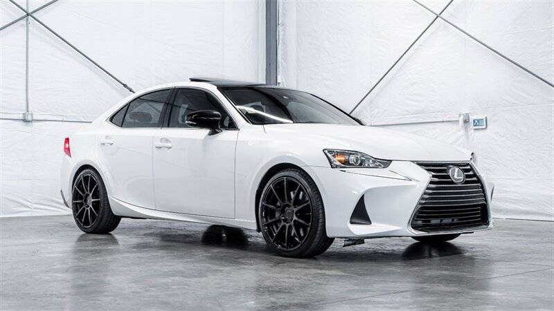 2017 Lexus IS