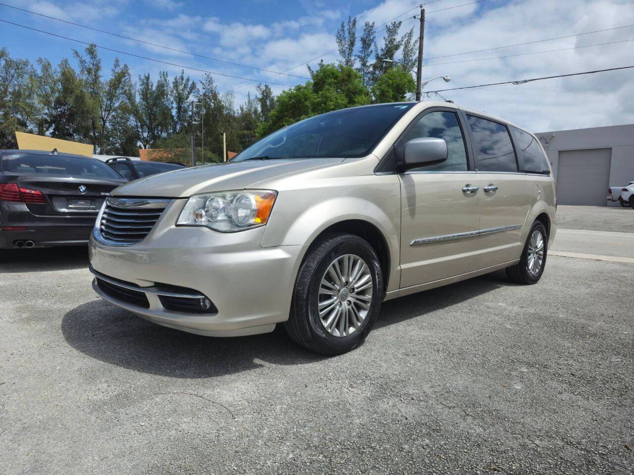 2014 Chrysler Town & Country