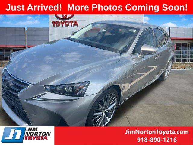 2017 Lexus IS
