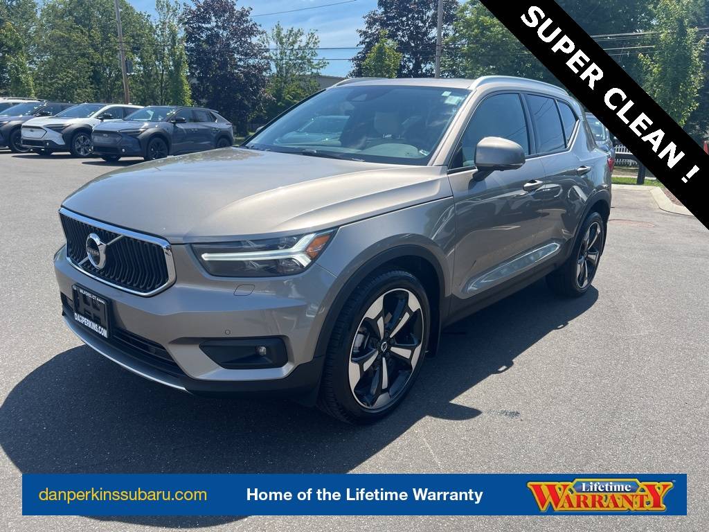 2022 Volvo XC40