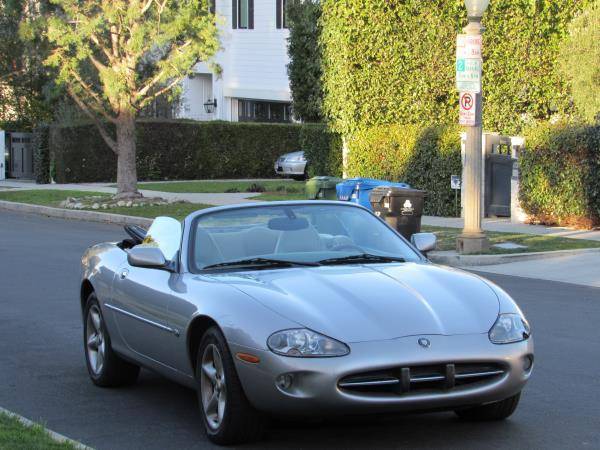 2000 Jaguar XK8