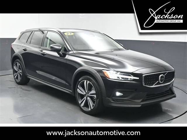 2023 Volvo V60 Cross Country