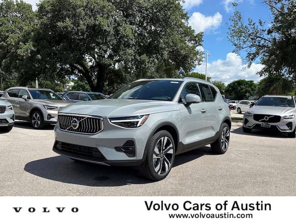 2025 Volvo XC40