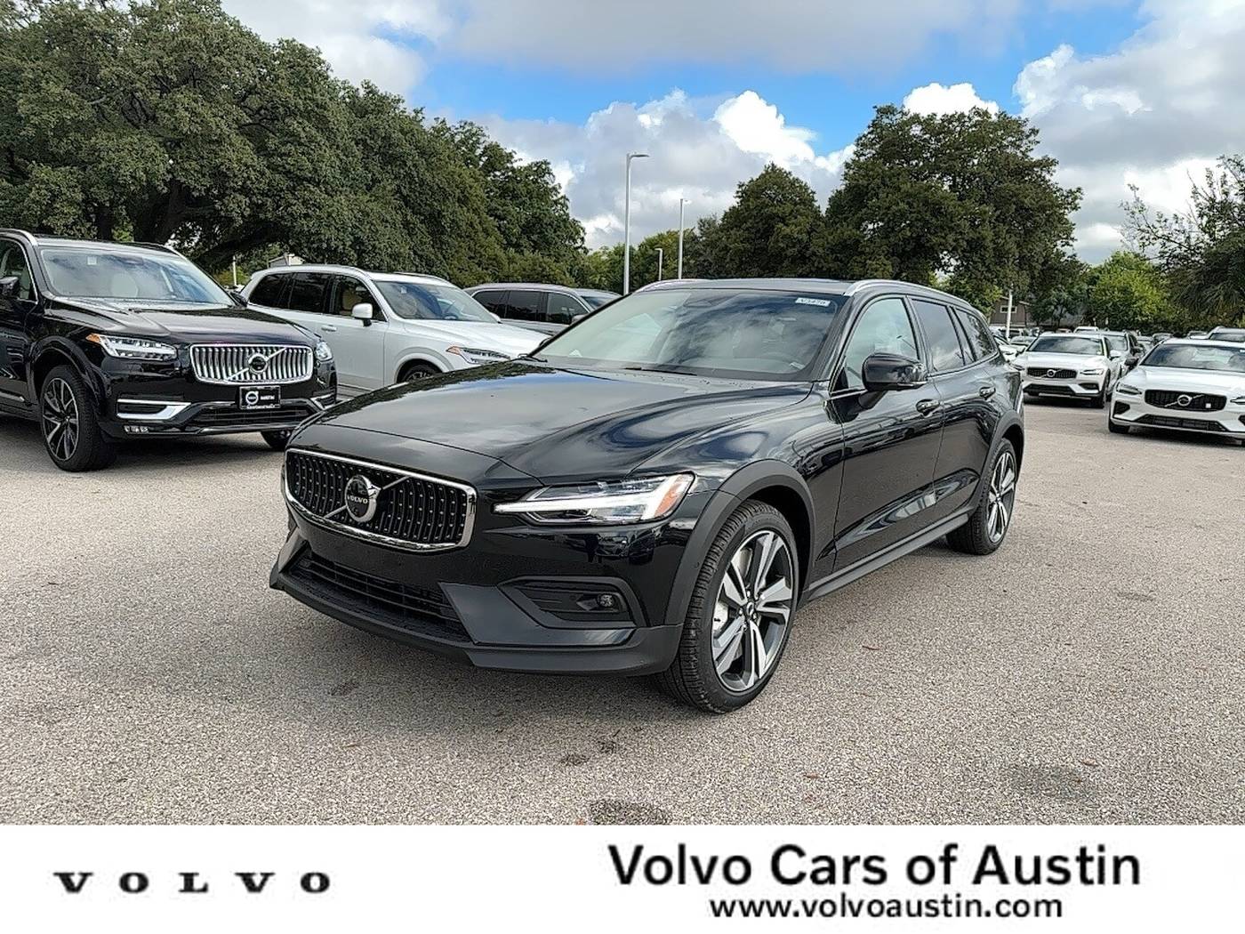 2025 Volvo V60 Cross Country