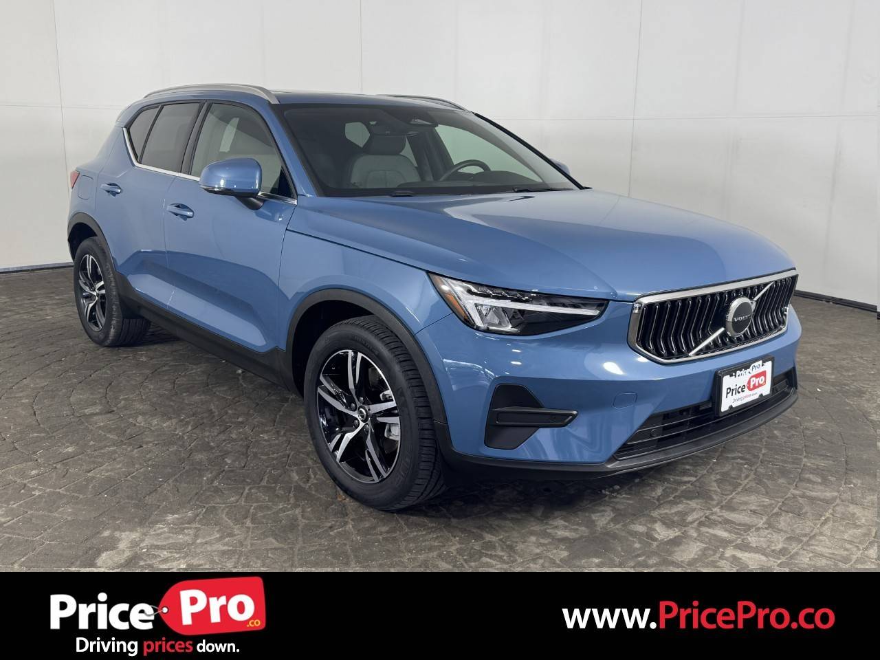 2024 Volvo XC40