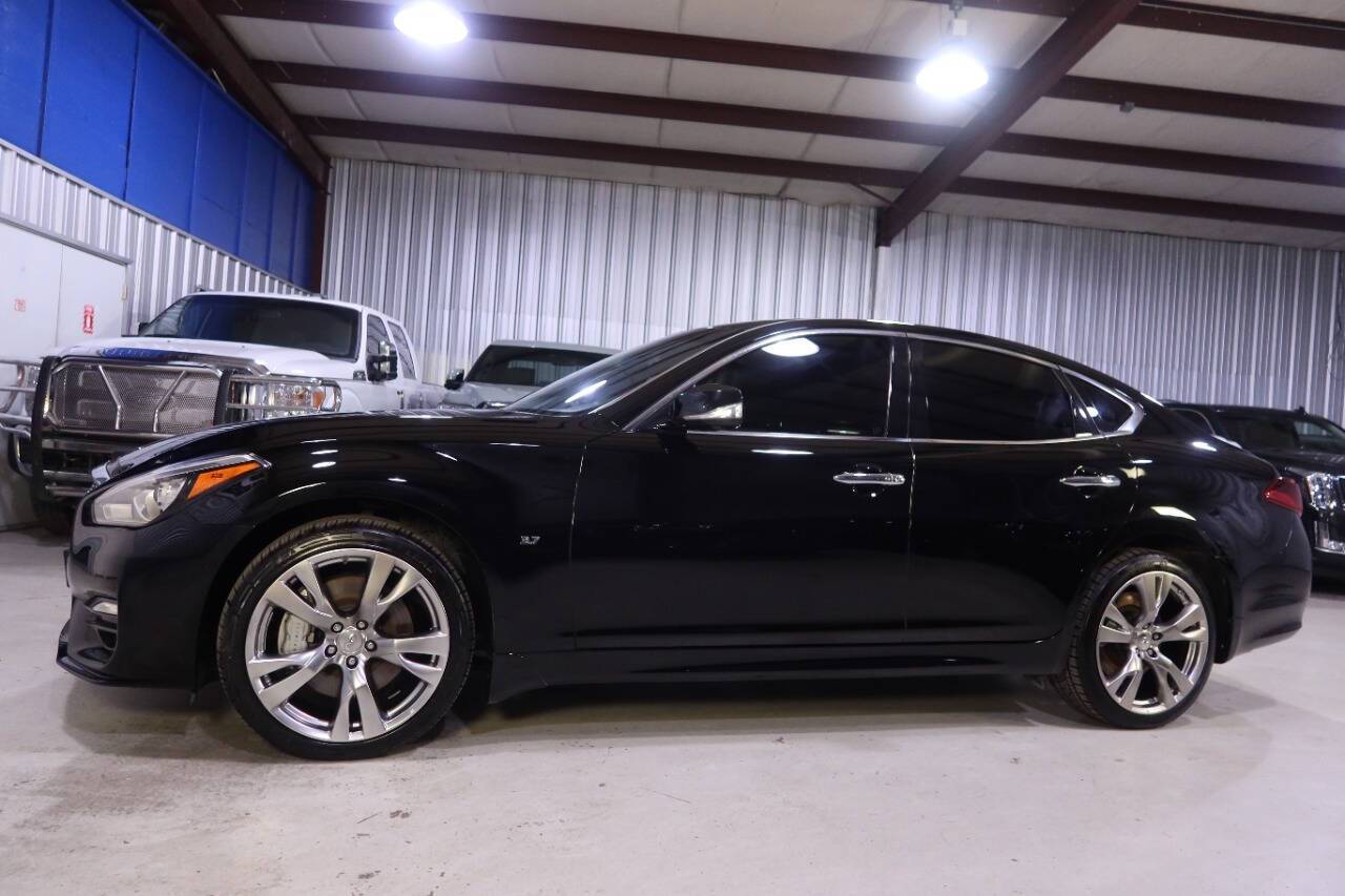 2016 Infiniti Q70