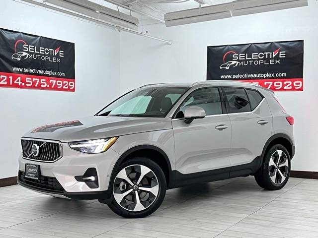 2025 Volvo XC40