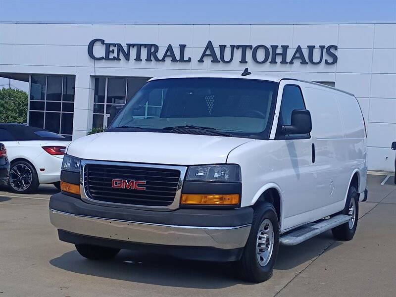 2022 GMC Savana Cargo Van