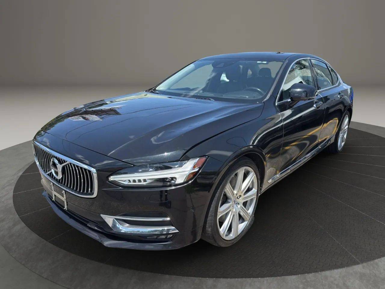 2017 Volvo S90