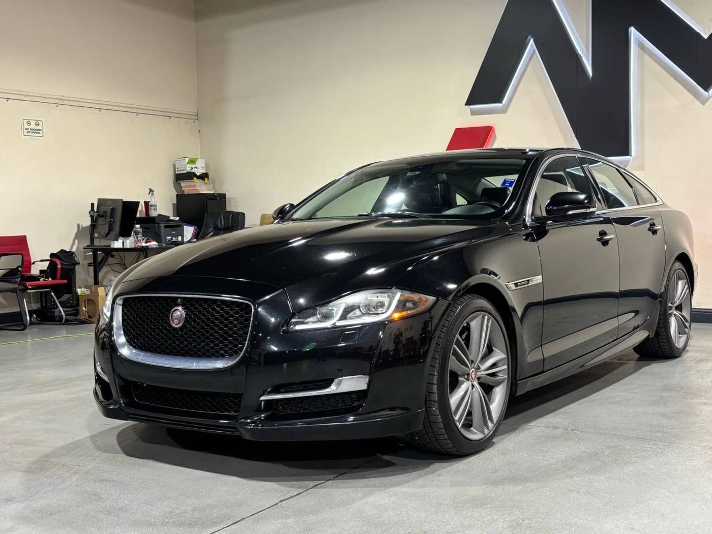 2017 Jaguar XJ