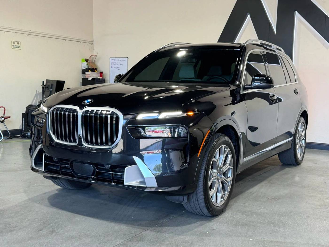 2023 BMW X7