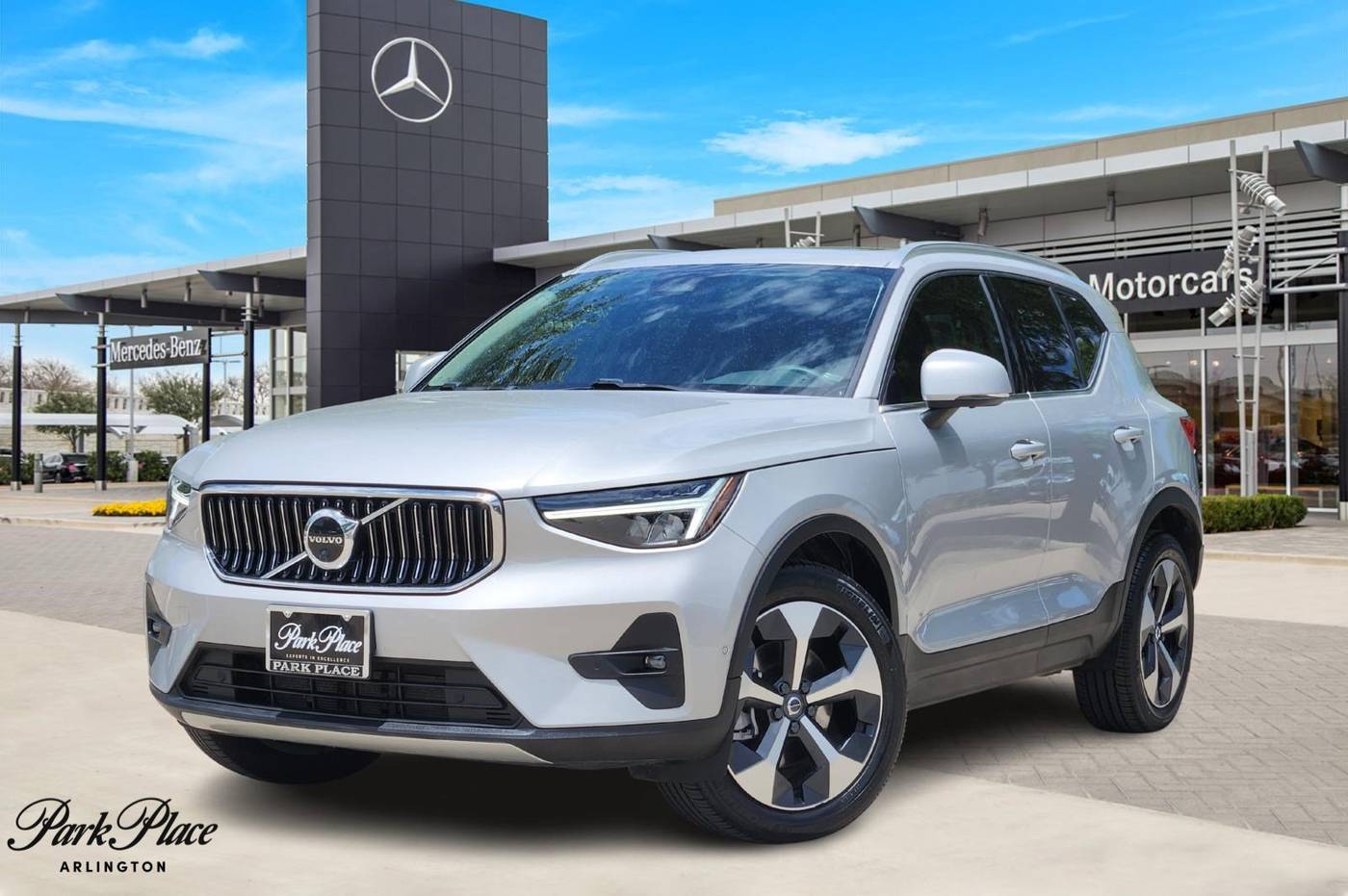2023 Volvo XC40