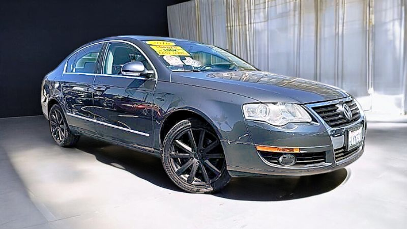 2010 Volkswagen Passat Sedan