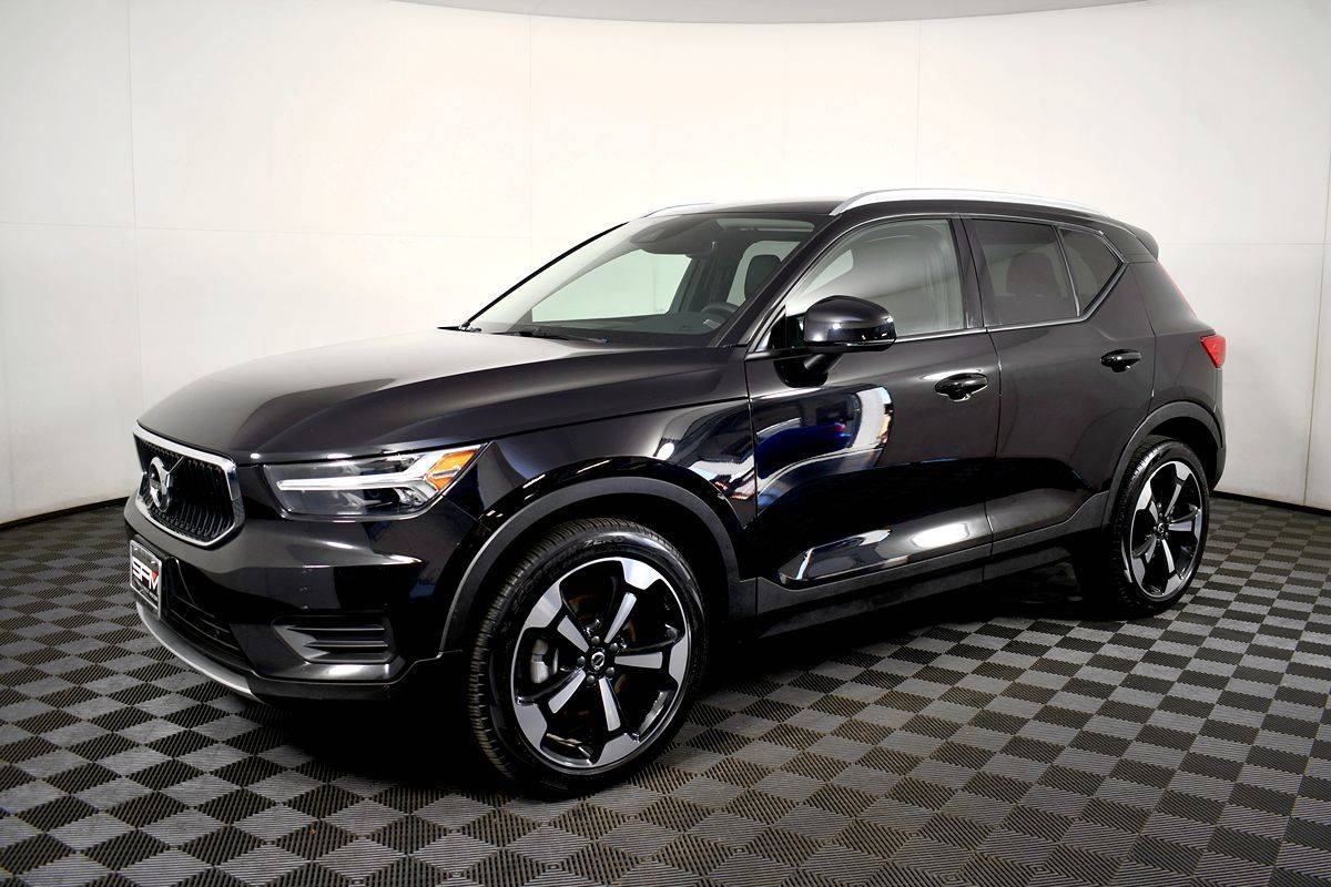 2022 Volvo XC40
