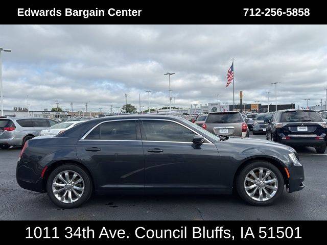 2017 Chrysler 300