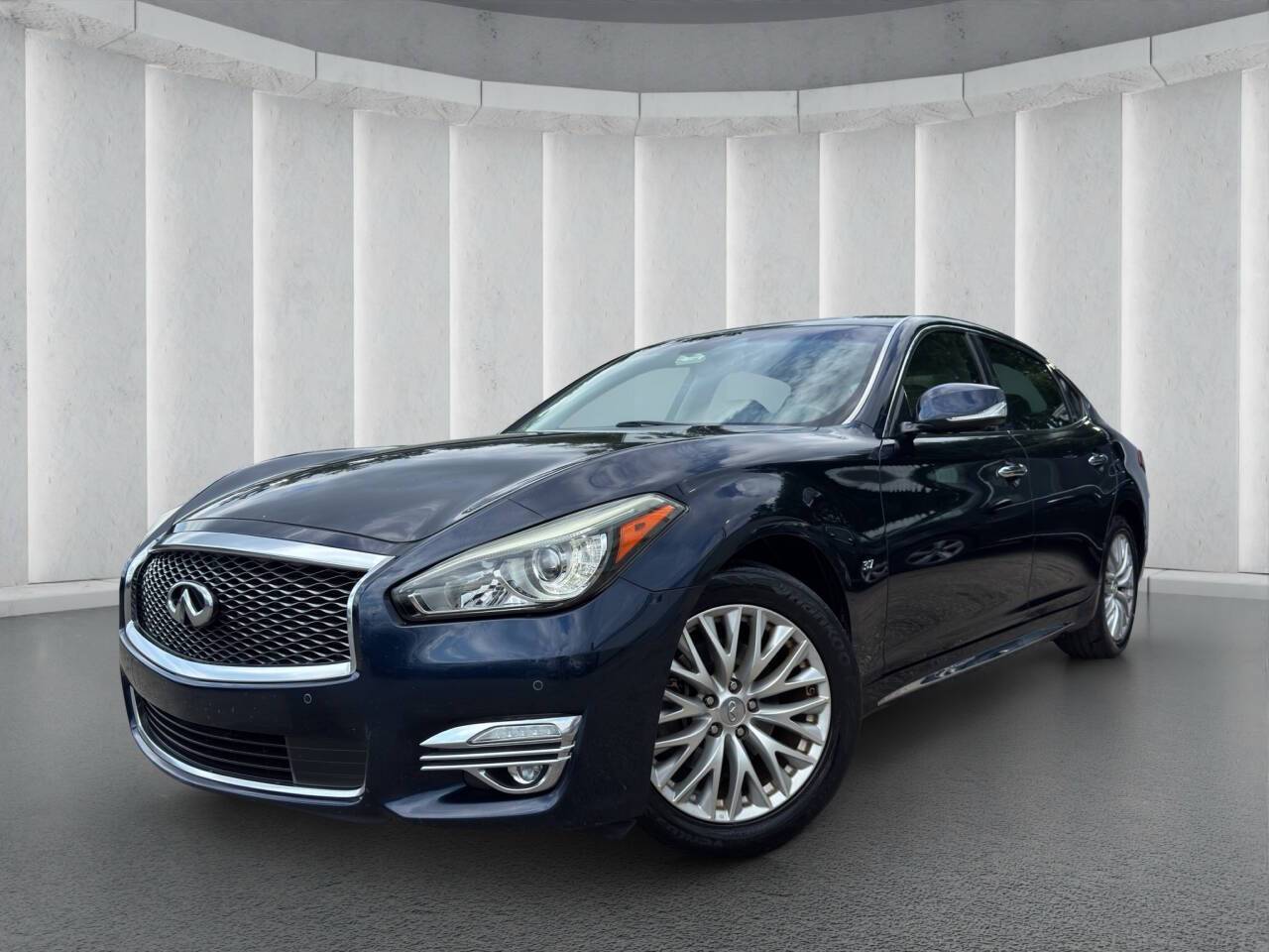2015 Infiniti Q70L