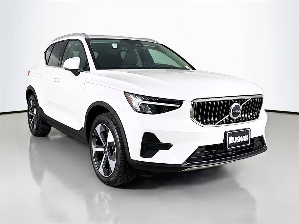 2025 Volvo XC40