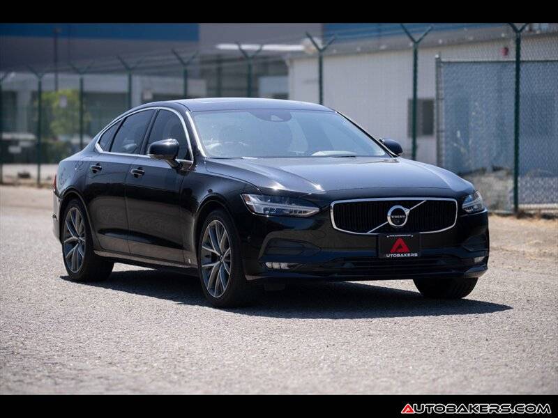 2017 Volvo S90