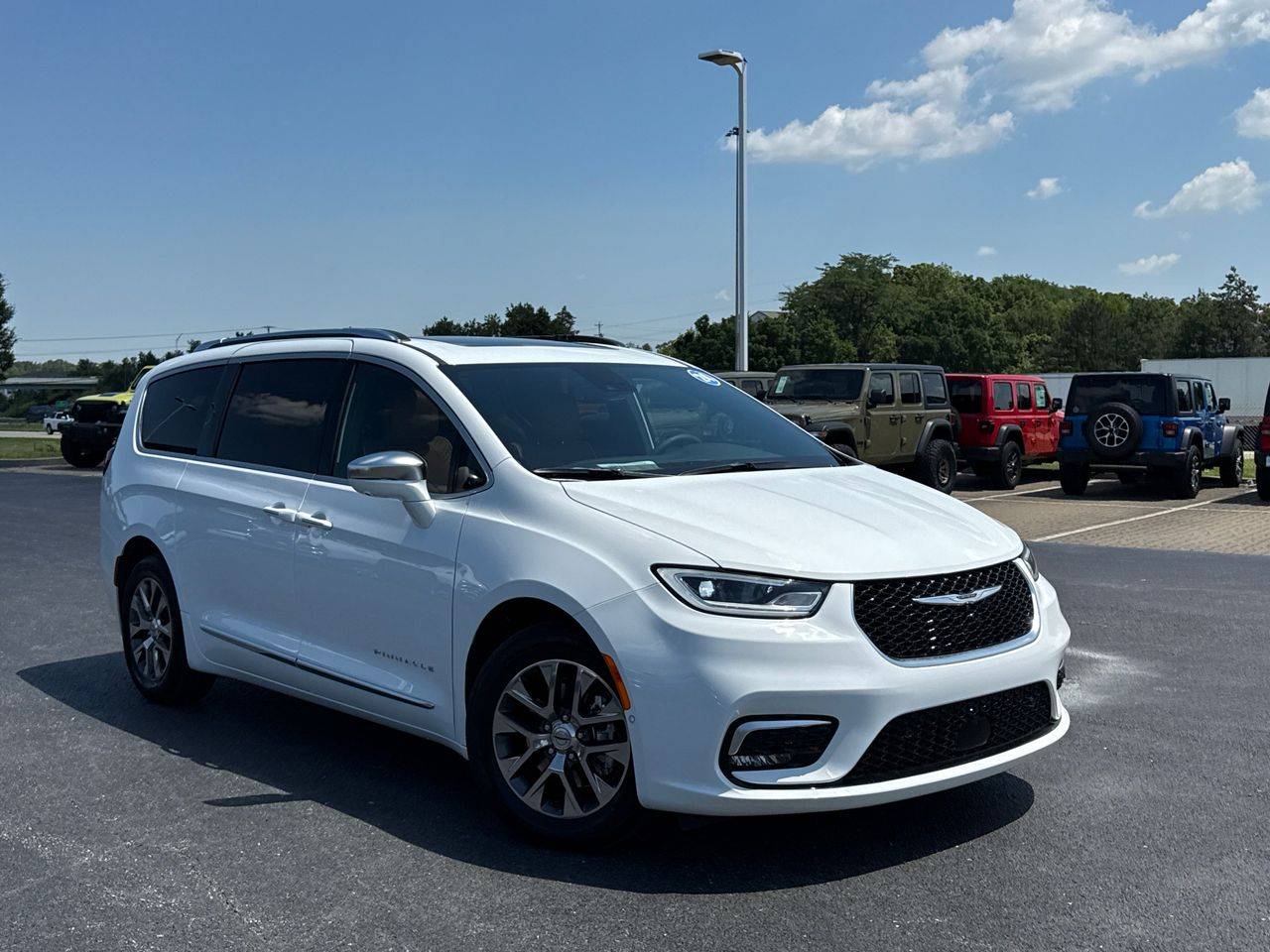 2024 Chrysler Pacifica