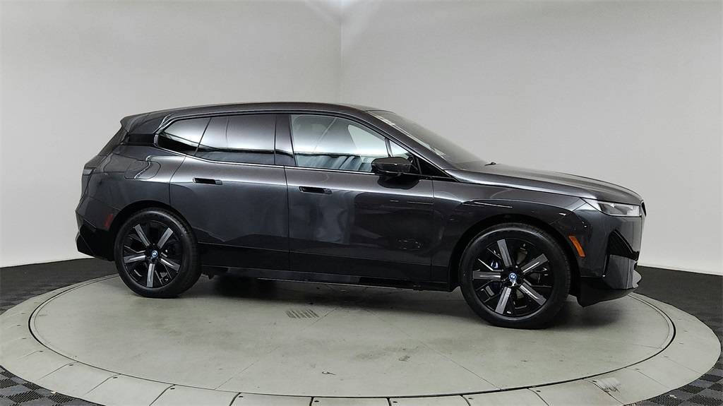 2025 BMW Ix