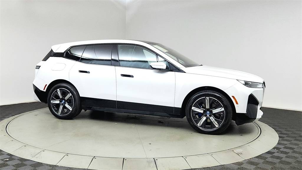 2025 BMW Ix