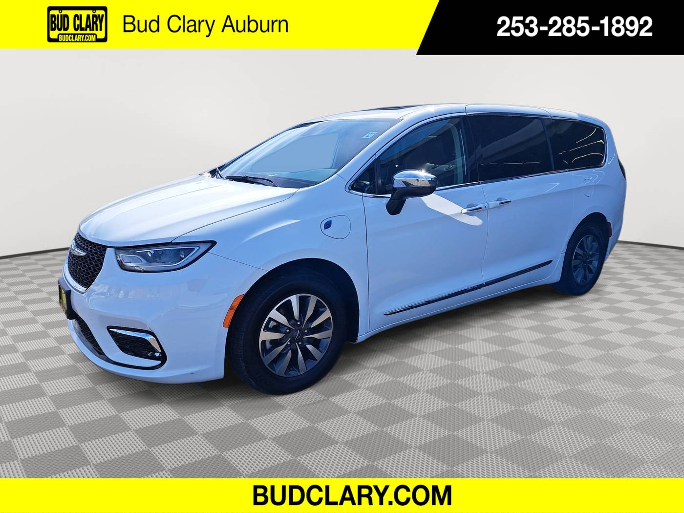 2023 Chrysler Pacifica Hybrid Limited — Minivan — 39,879 mi — Auburn, WA