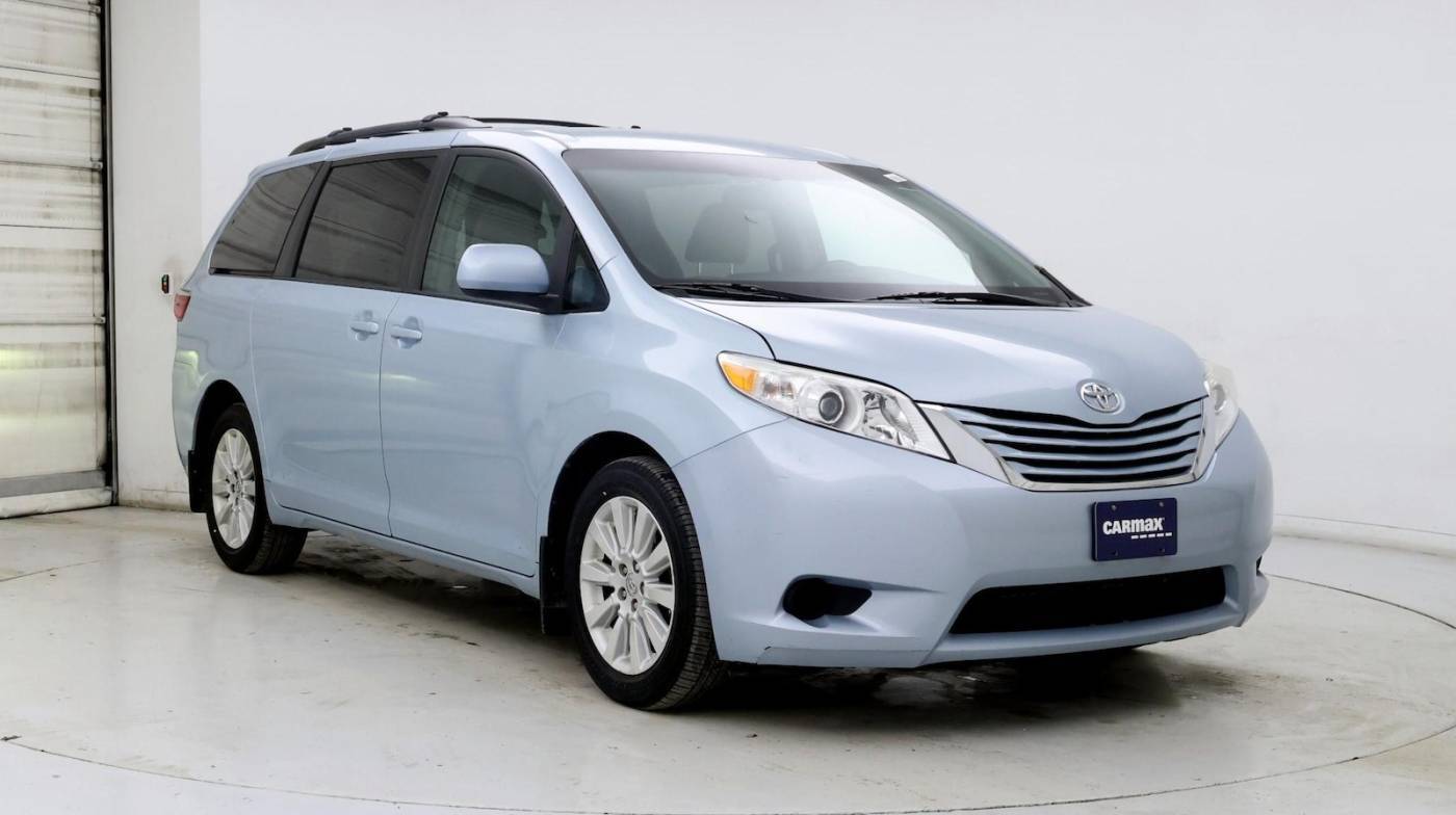2015 Toyota Sienna LE — Minivan — 125,976 mi — North Attleborough, MA