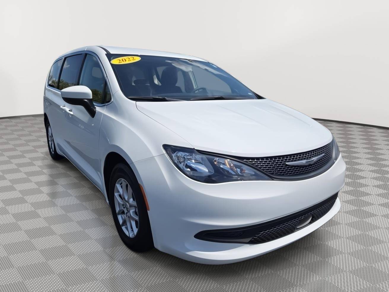 2022 Chrysler Voyager LX — Minivan — 62,820 mi — Harvard, IL