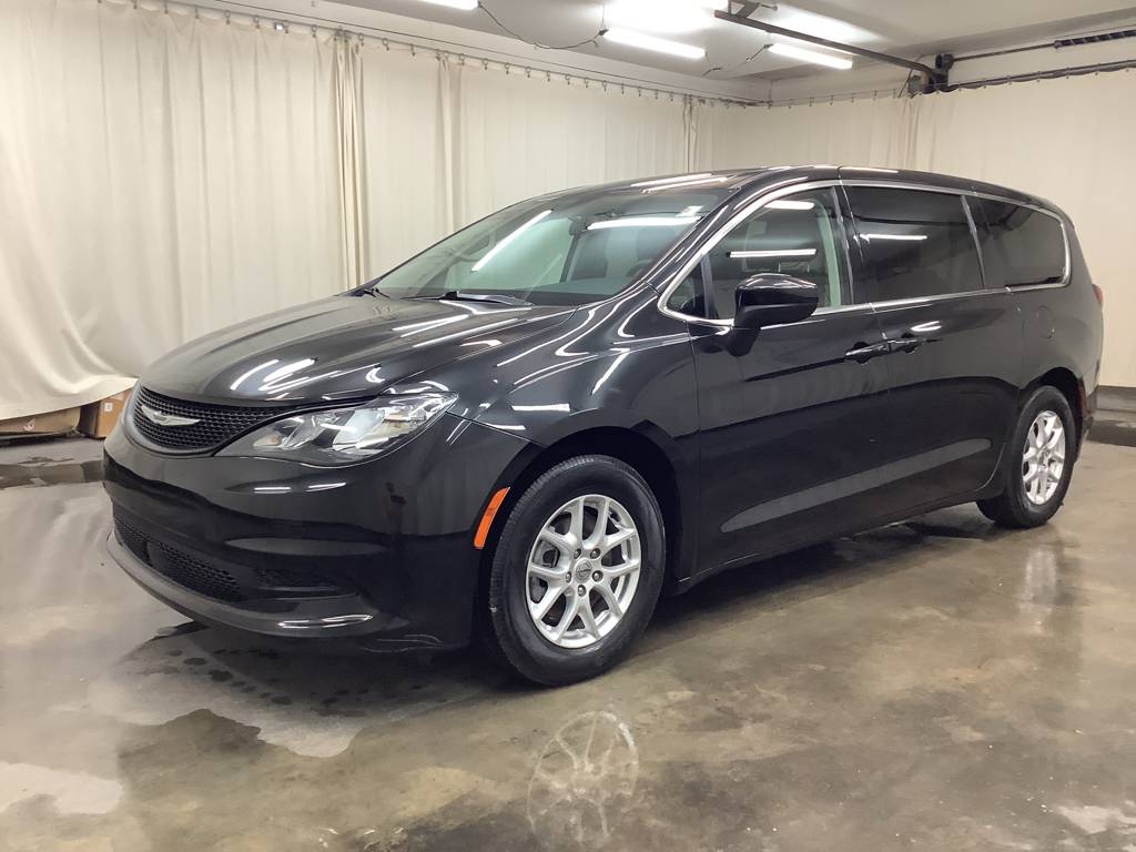2022 Chrysler Voyager LX — Minivan — 72,150 mi — Warsaw, IN