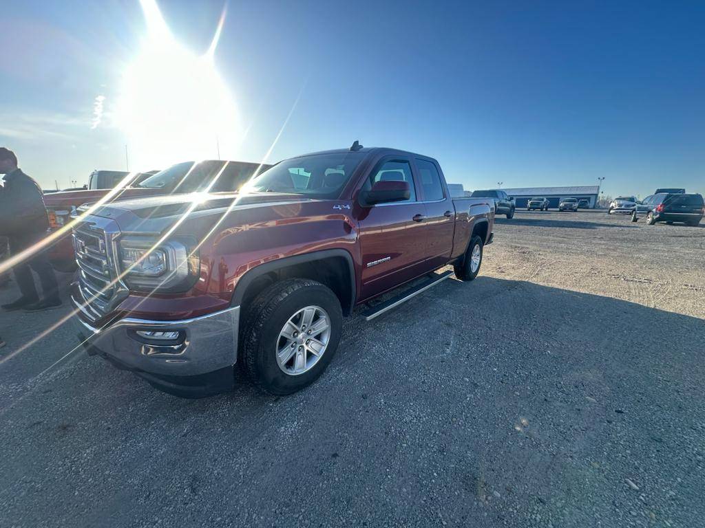 2016 GMC Sierra 1500 SLE — Pickup Truck — 73,985 mi — Warsaw, IN
