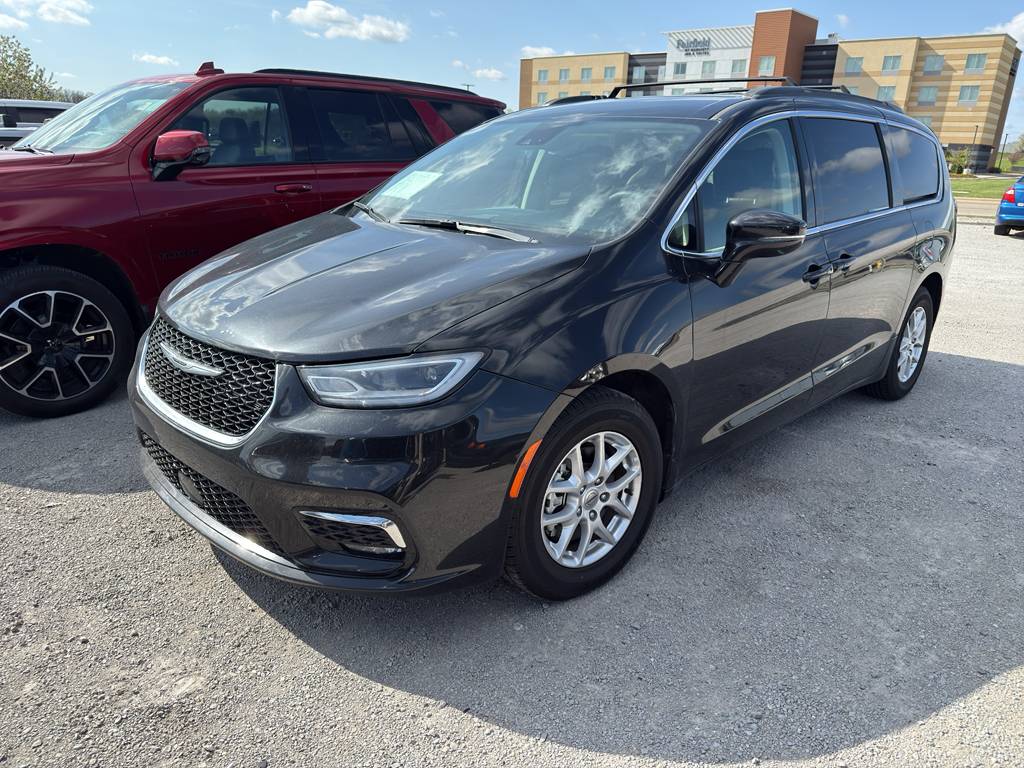 2022 Chrysler Pacifica Touring L — Minivan — 48,384 mi — Warsaw, IN