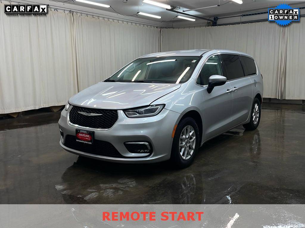 2023 Chrysler Pacifica Touring L — Minivan — 30,035 mi — Warsaw, IN