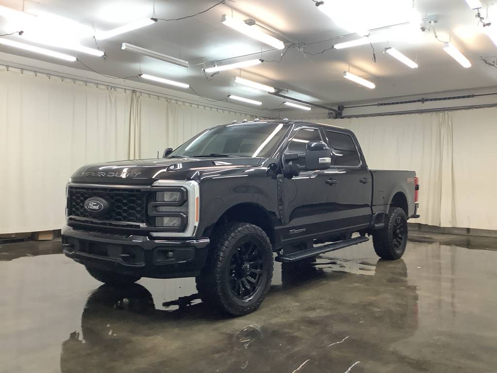 2023 Ford Super Duty F-250 LARIAT — Pickup Truck — 41,100 mi — Warsaw, IN