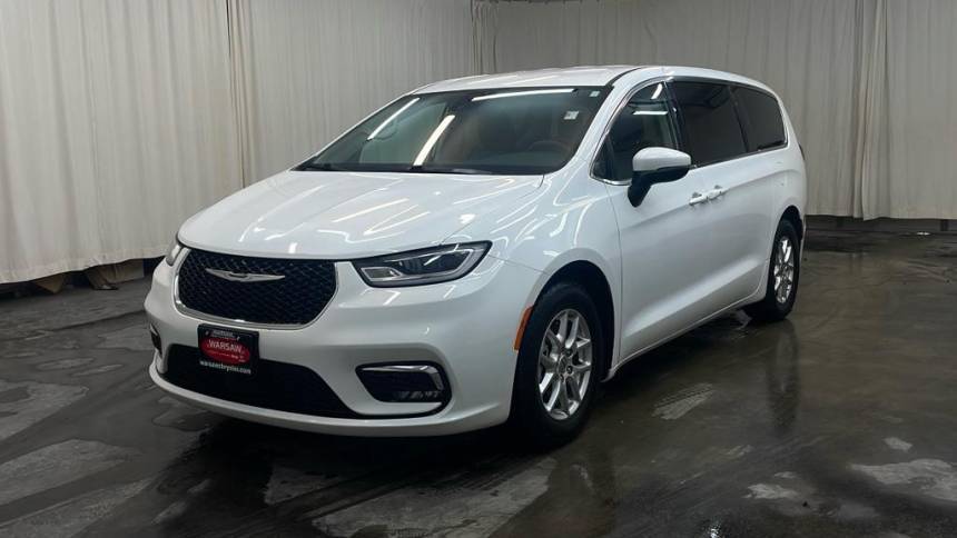 2023 Chrysler Pacifica Touring L — Minivan — 67,240 mi — Warsaw, IN