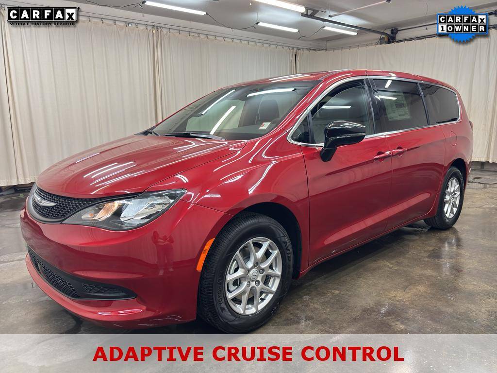 2025 Chrysler Voyager LX — Minivan — 927 mi — Warsaw, IN