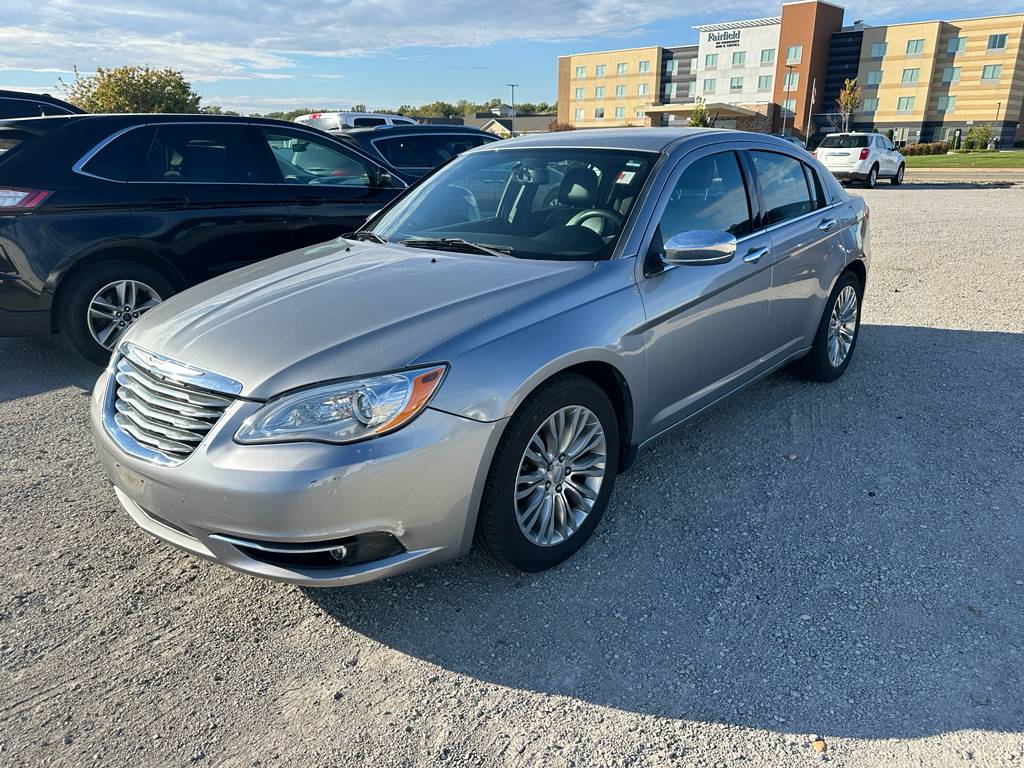 2013 Chrysler 200 Limited — Sedan — 65,821 mi — Warsaw, IN