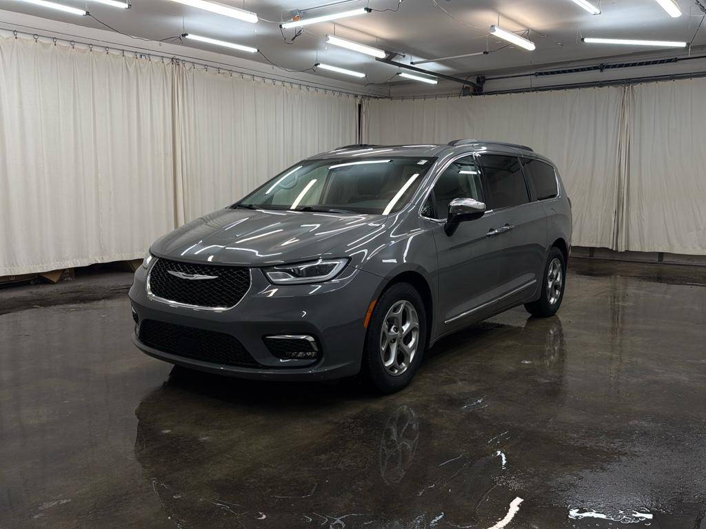 2023 Chrysler Pacifica Limited — Minivan — 35,446 mi — Warsaw, IN