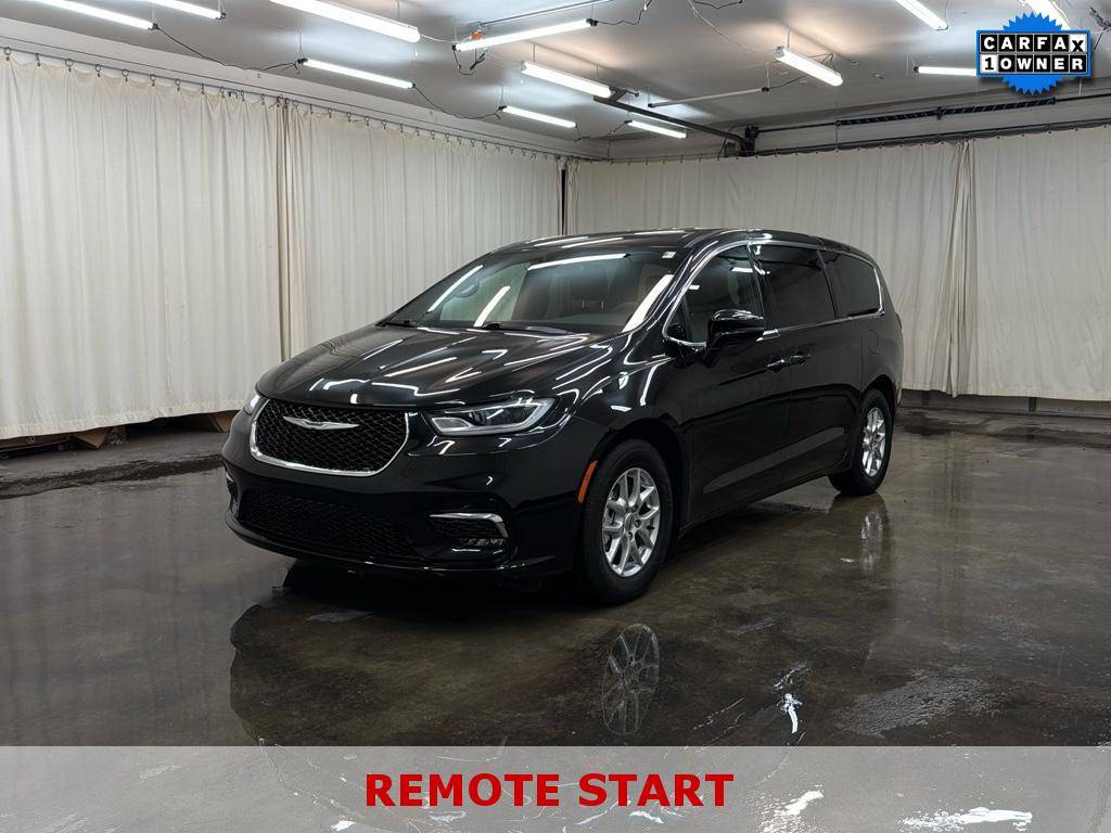 2025 Chrysler Pacifica Select — Minivan — 7,550 mi — Warsaw, IN