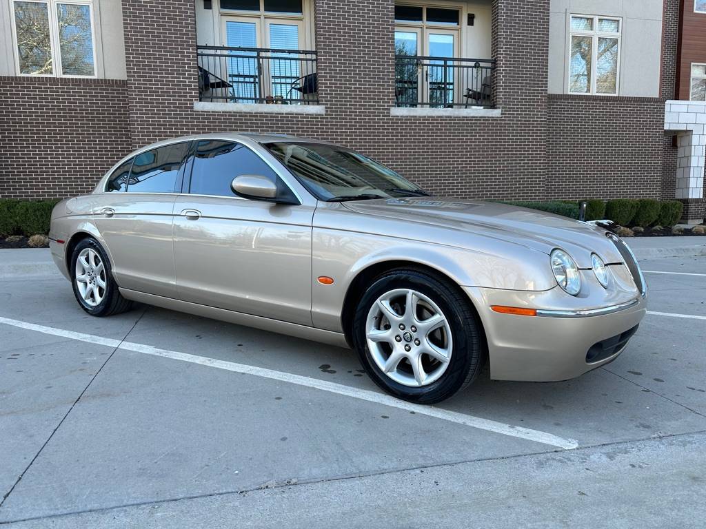 2005 Jaguar S-TYPE V8 — Sedan — 61,966 mi — Overland Park, KS