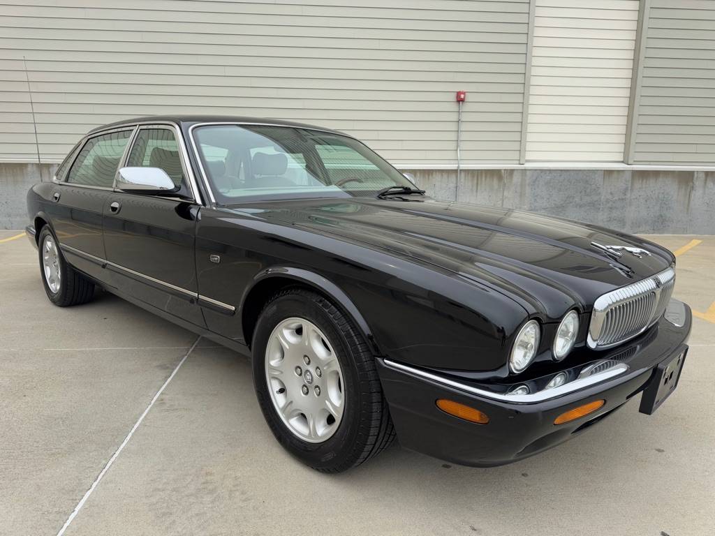 2003 Jaguar XJ Vanden Plas — Sedan — 76,183 mi — Overland Park, KS