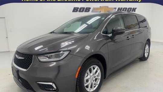 2023 Chrysler Pacifica Touring L — Minivan — 61,468 mi — Louisville, KY