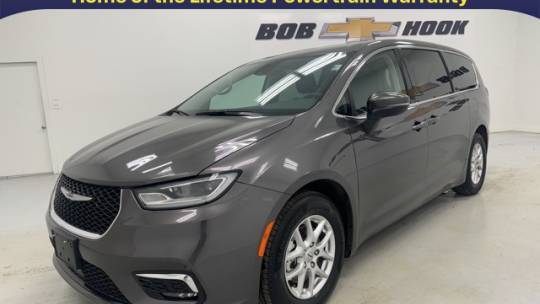 2023 Chrysler Pacifica Touring L — Minivan — 62,173 mi — Louisville, KY
