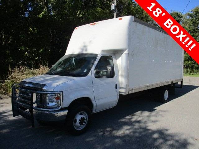 2014 Ford Econoline Commercial Cutaway E-350 — Chassis Cab Truck — 132,803 mi — Louisville, KY