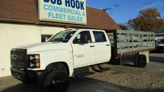 2022 Chevrolet Silverado MD Work Truck — Chassis Cab Truck — 18,304 mi — Louisville, KY