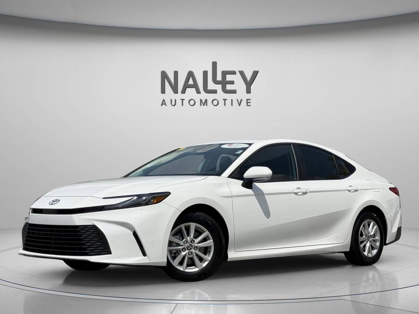 2025 Toyota Camry Hybrid LE — Sedan — 4,281 mi — Lithonia, GA