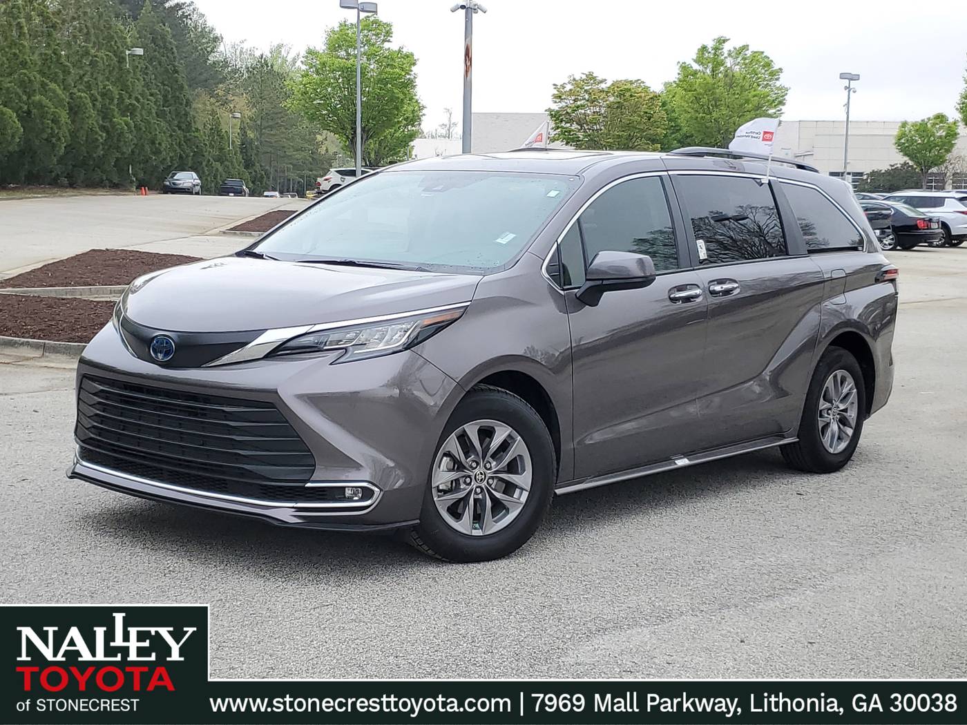 2022 Toyota Sienna XLE — Minivan — 26,300 mi — Lithonia, GA
