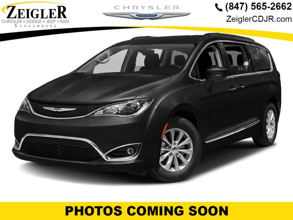 2017 Chrysler Pacifica Touring L — Minivan — 67,568 mi — Schaumburg, IL